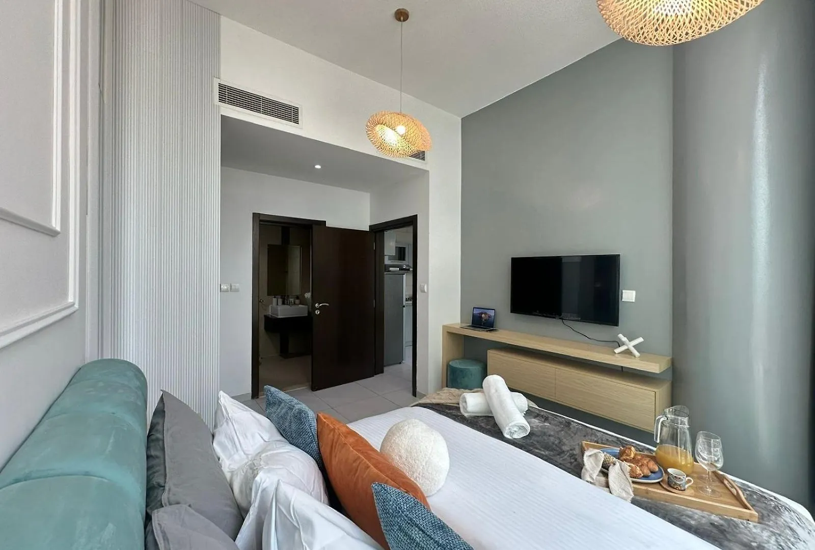 Apartment Ferienwohnung Sunsets And Skylines 1Br In Panoramic Tower Dubai Vereinigte Arabische Emirate