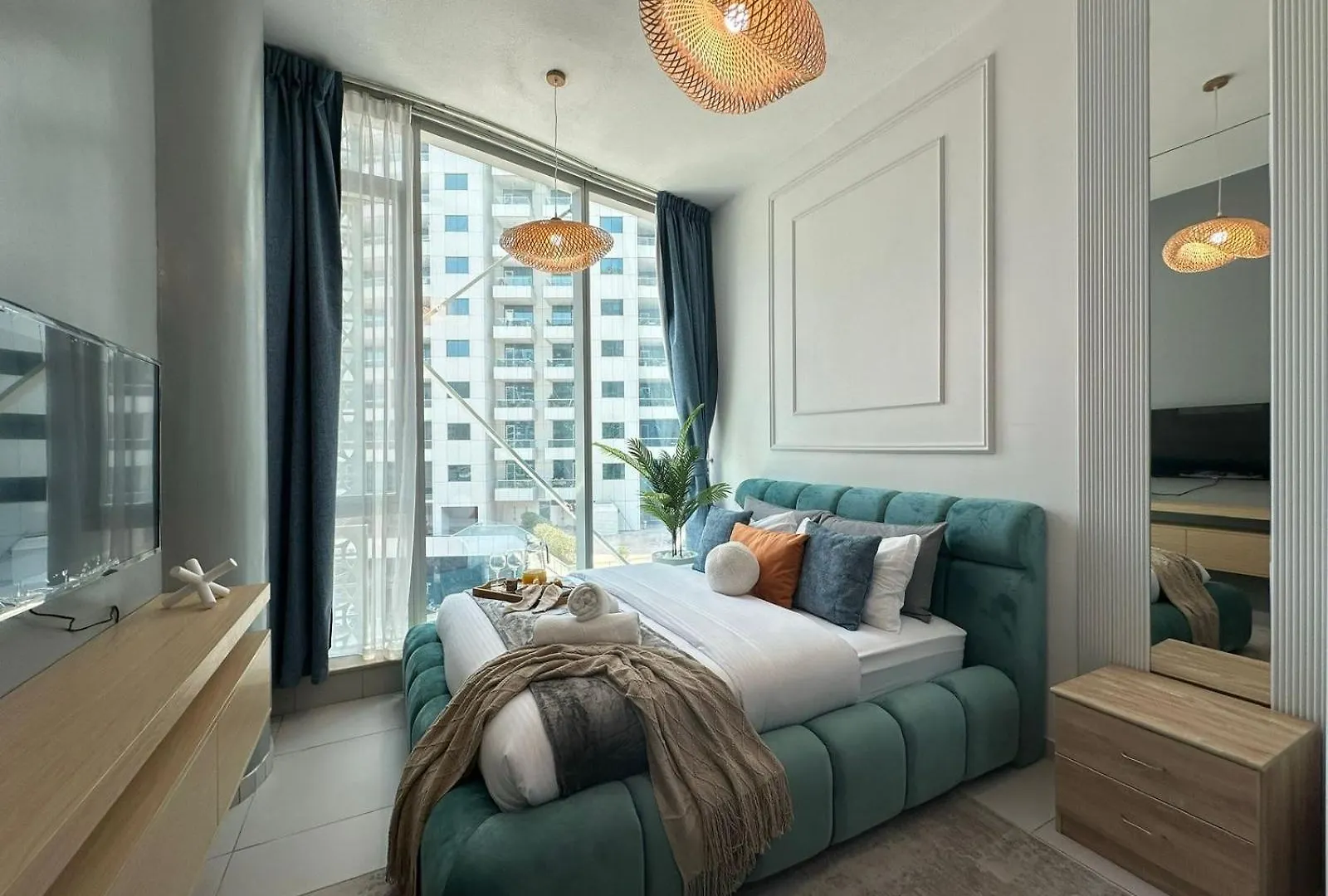 Sunsets And Skylines 1Br In Panoramic Tower Apartment Dubai