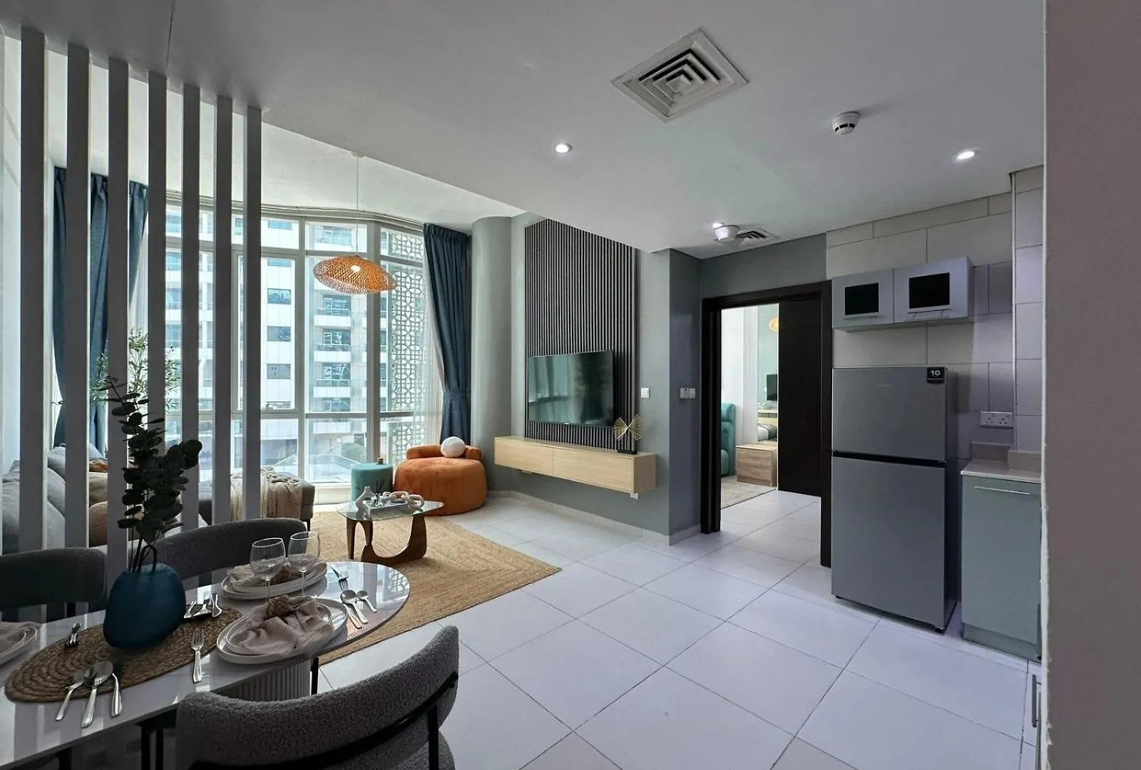 Sunsets And Skylines 1Br In Panoramic Tower Apartment Dubai