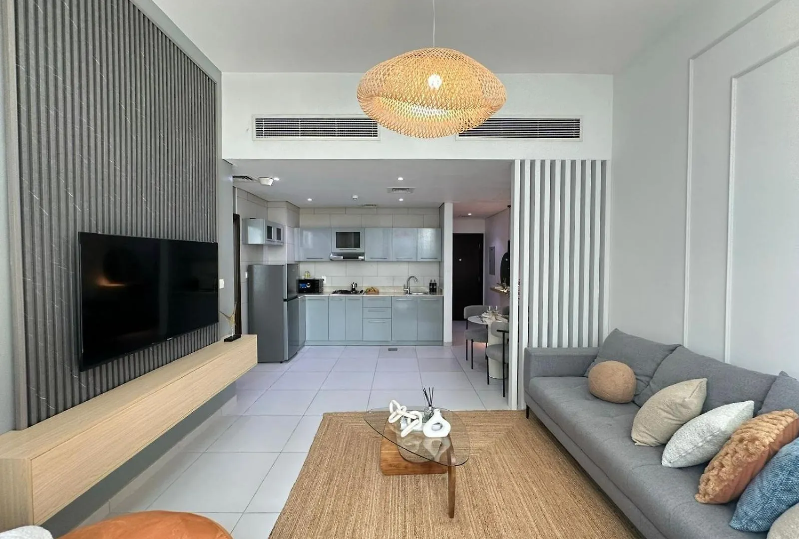 Sunsets And Skylines 1Br In Panoramic Tower Apartment Dubai